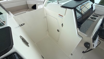 Boston Whaler 280 VANTAGE 9 2024 Boston Whaler 280 VANTAGE 10