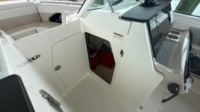 Boston Whaler 280 VANTAGE 10 2024 Boston Whaler 280 VANTAGE 11