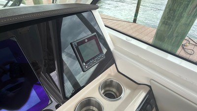 Boston Whaler 280 VANTAGE 16 2024 Boston Whaler 280 VANTAGE 17