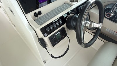 Boston Whaler 280 VANTAGE 17 2024 Boston Whaler 280 VANTAGE 18