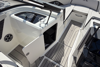 Sea Ray SPX 210 Outboard 18 2026 Sea Ray SPX 210 Outboard 19