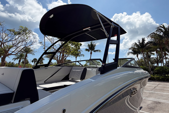 Sea Ray SPX 210 Outboard 23 2026 Sea Ray SPX 210 Outboard 24