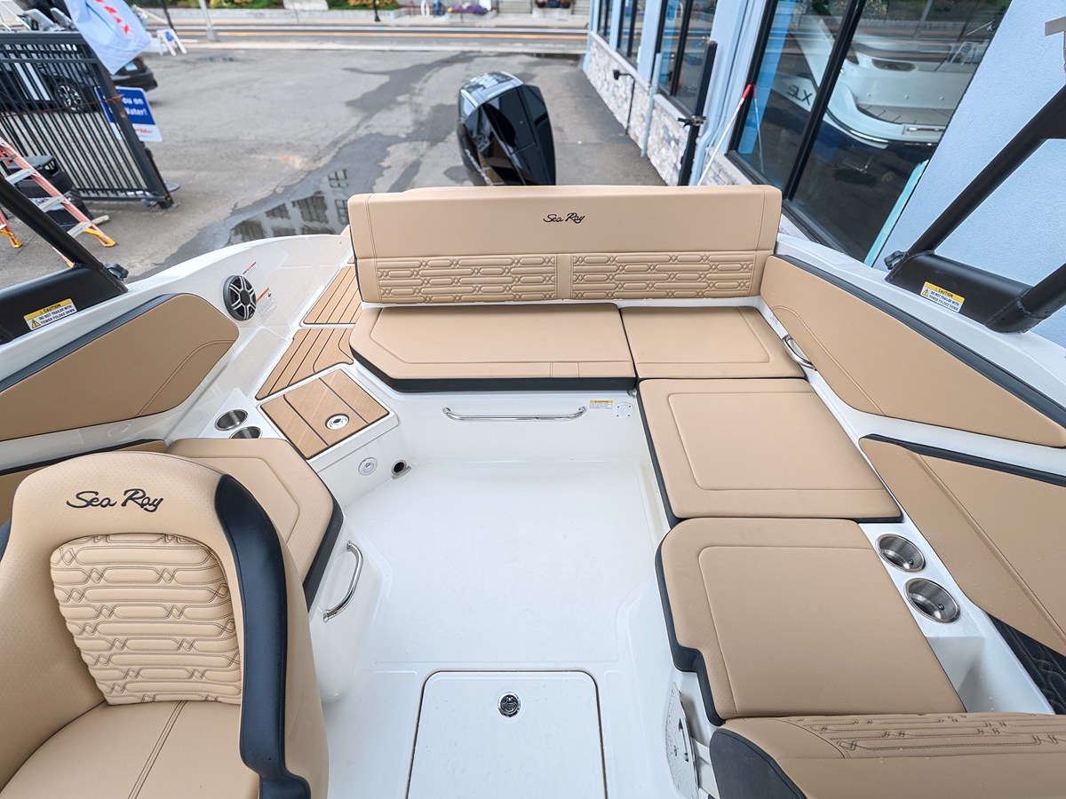 2027 Sea Ray SPX 210 Outboard 9