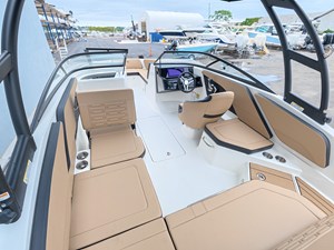 Sea Ray SPX 210 Outboard 6 2027 Sea Ray SPX 210 Outboard 7