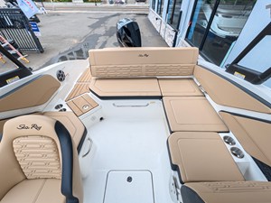 Sea Ray SPX 210 Outboard 8 2027 Sea Ray SPX 210 Outboard 9