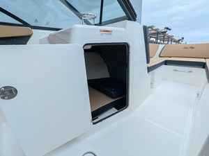 Sea Ray SPX 210 Outboard 16 2027 Sea Ray SPX 210 Outboard 17