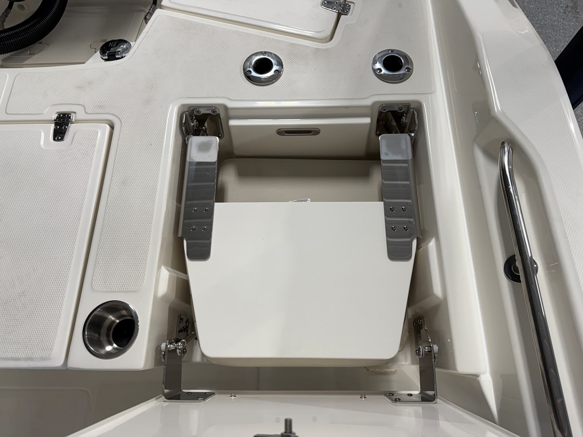 2026 Boston Whaler 250 Dauntless 30