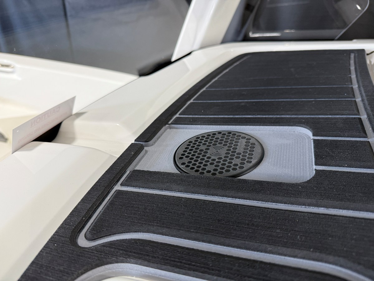 2026 Boston Whaler 250 Dauntless 67
