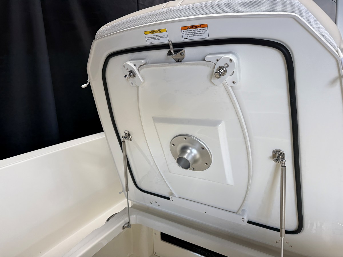 2026 Boston Whaler 250 Dauntless 89