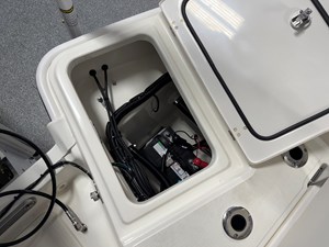 2026 Boston Whaler 250 Dauntless 23