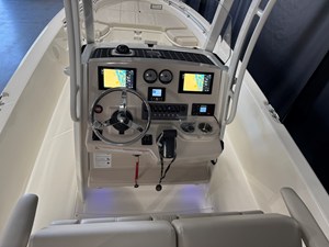 2026 Boston Whaler 250 Dauntless 50
