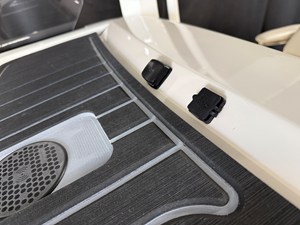 2026 Boston Whaler 250 Dauntless 68