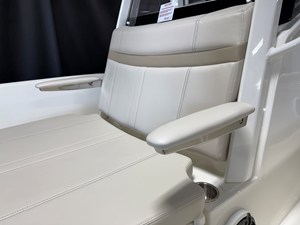 2026 Boston Whaler 250 Dauntless 85