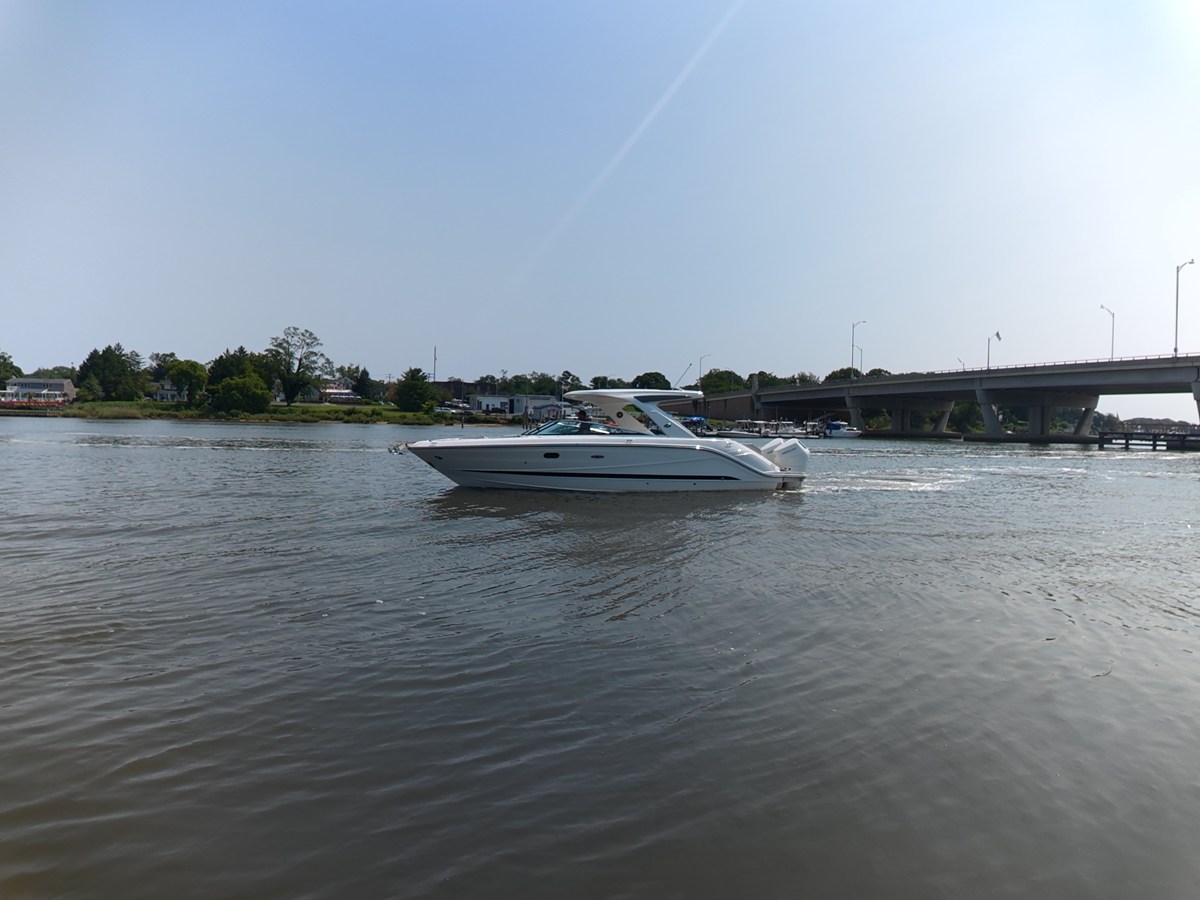 2027 Sea Ray SLX 310 Outboard 2