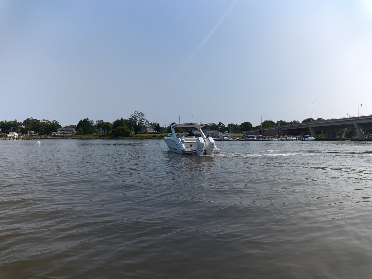 2027 Sea Ray SLX 310 Outboard 5