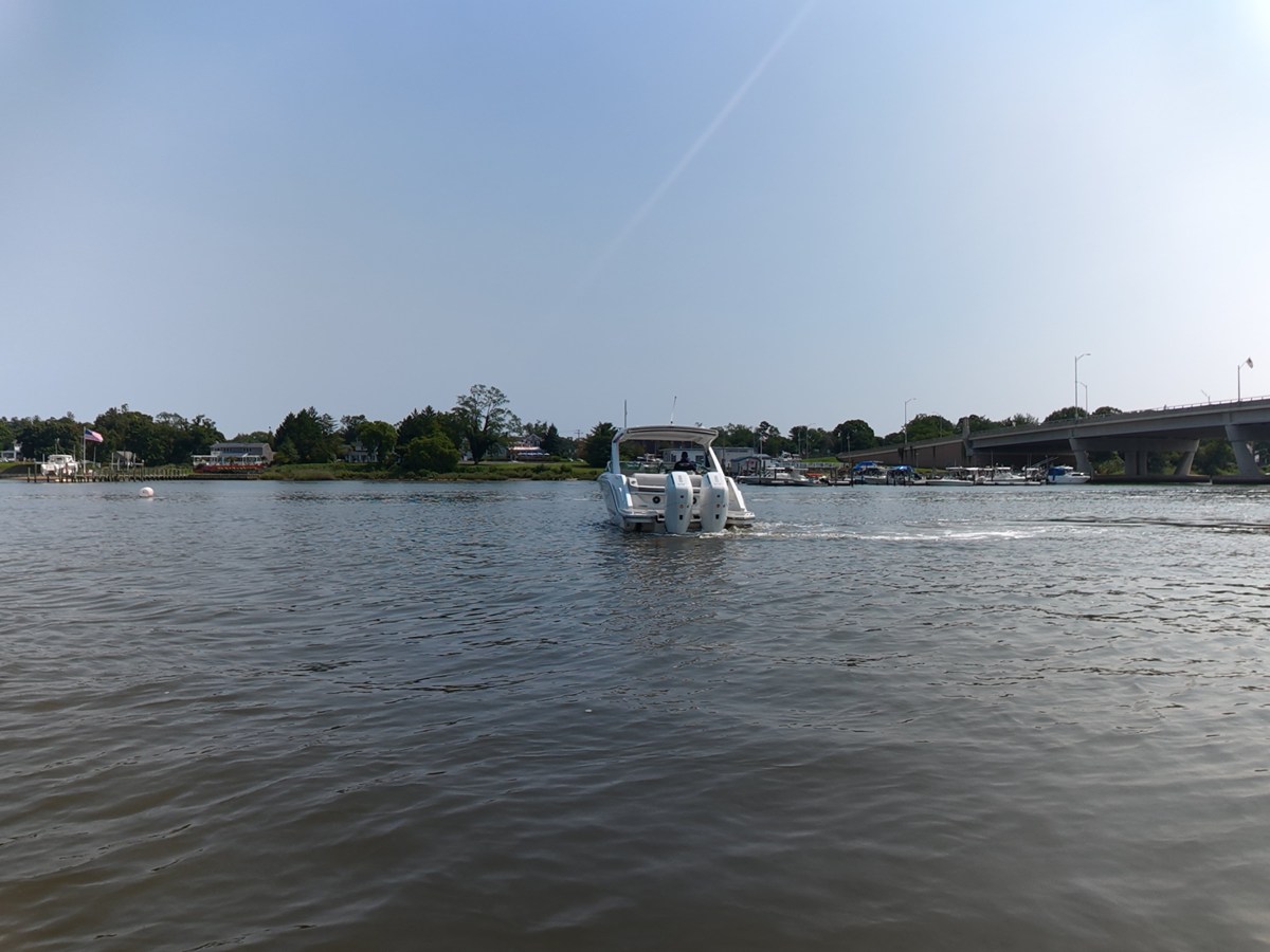 2027 Sea Ray SLX 310 Outboard 6