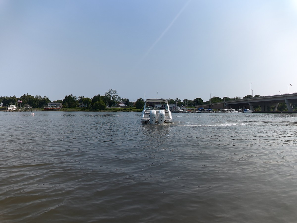 2027 Sea Ray SLX 310 Outboard 7