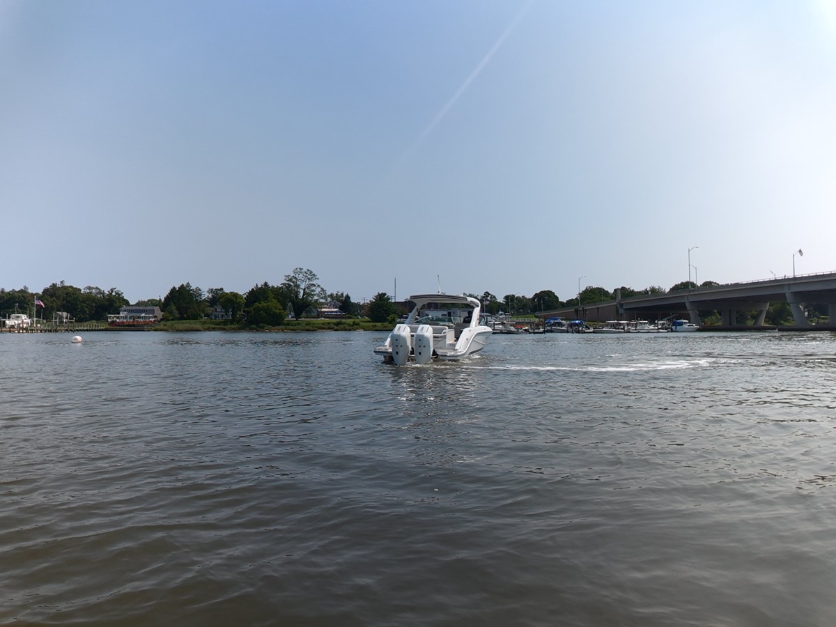 2027 Sea Ray SLX 310 Outboard 9