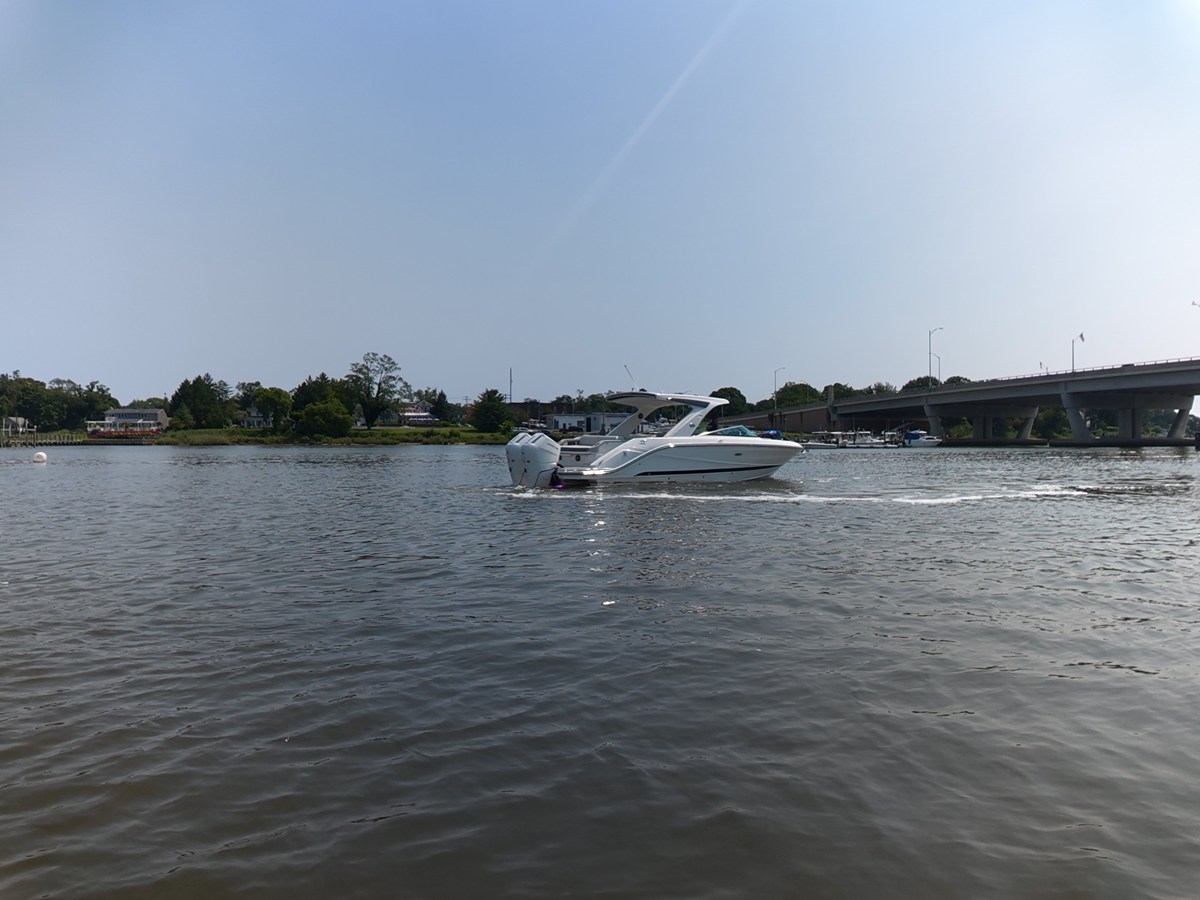 2027 Sea Ray SLX 310 Outboard 10