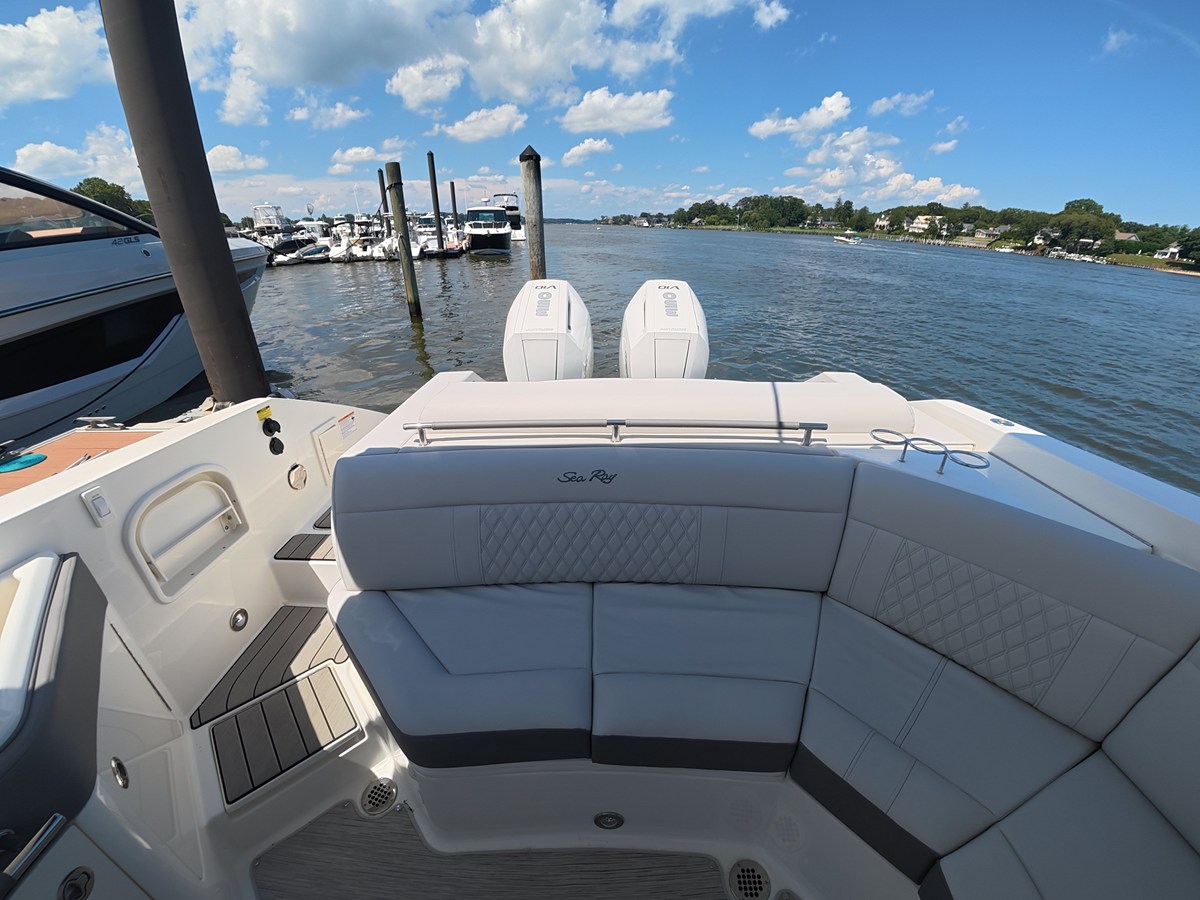 2027 Sea Ray SLX 310 Outboard 15