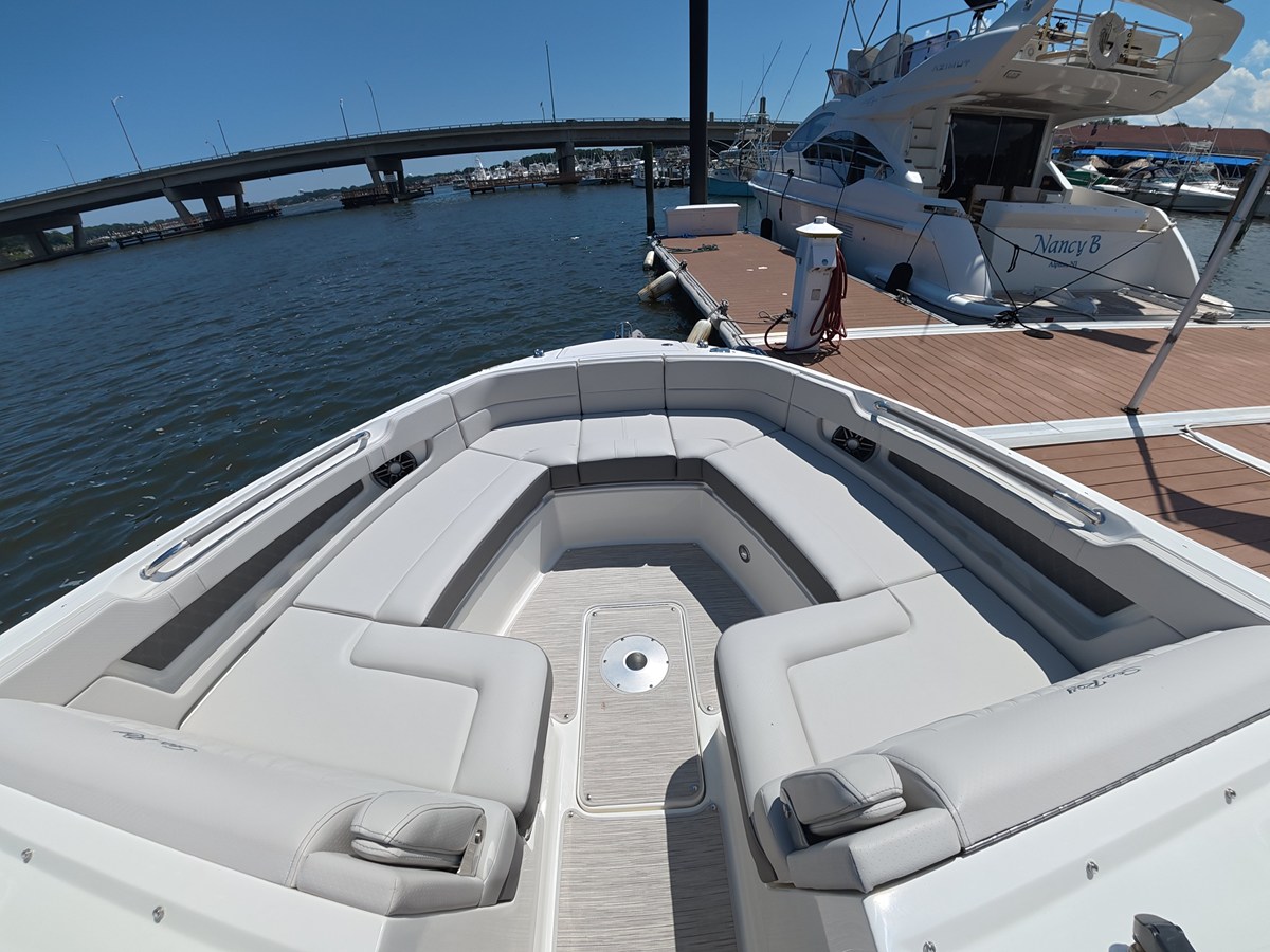 2027 Sea Ray SLX 310 Outboard 32
