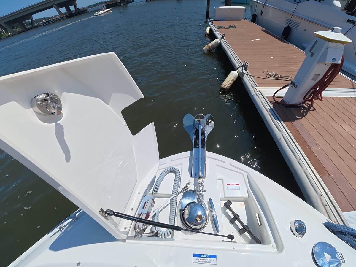 2027 Sea Ray SLX 310 Outboard 35