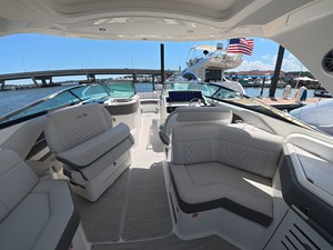 Sea Ray SLX 310 Outboard 22 2027 Sea Ray SLX 310 Outboard 23