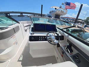 Sea Ray SLX 310 Outboard 23 2027 Sea Ray SLX 310 Outboard 24
