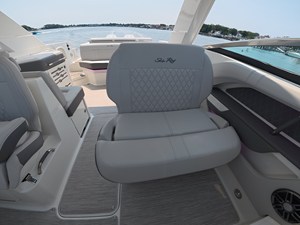 Sea Ray SLX 310 Outboard 25 2027 Sea Ray SLX 310 Outboard 26
