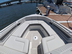 Sea Ray SLX 310 Outboard 32 2027 Sea Ray SLX 310 Outboard 33