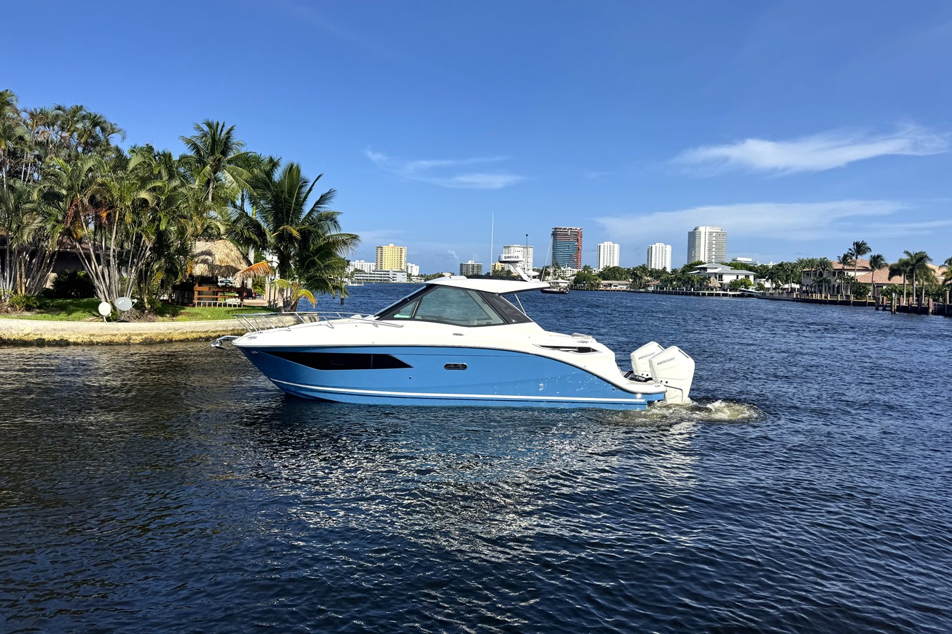 2027 Sea Ray Sundancer 320 Outboard 2