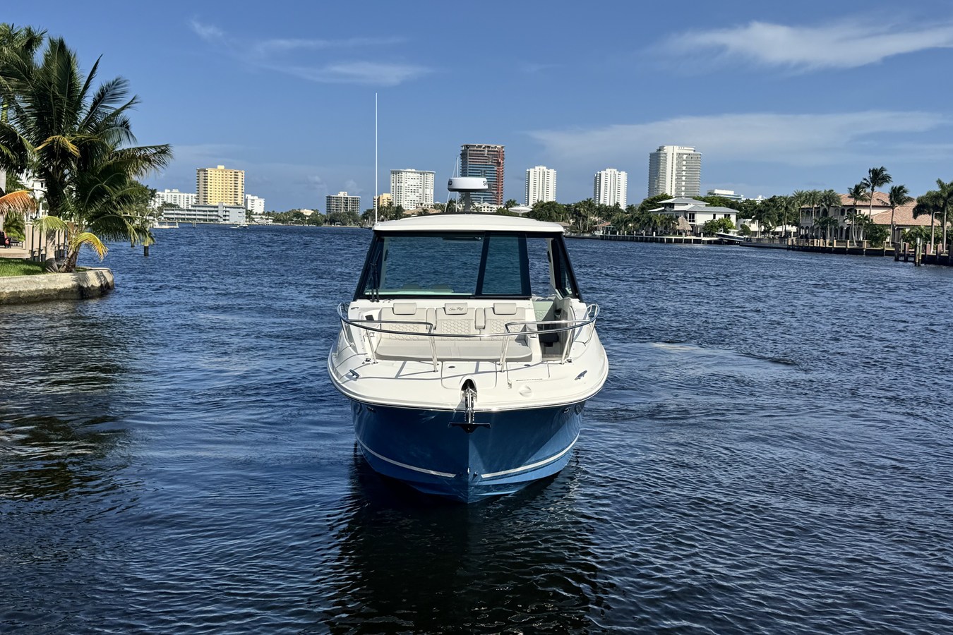 2027 Sea Ray Sundancer 320 Outboard 4