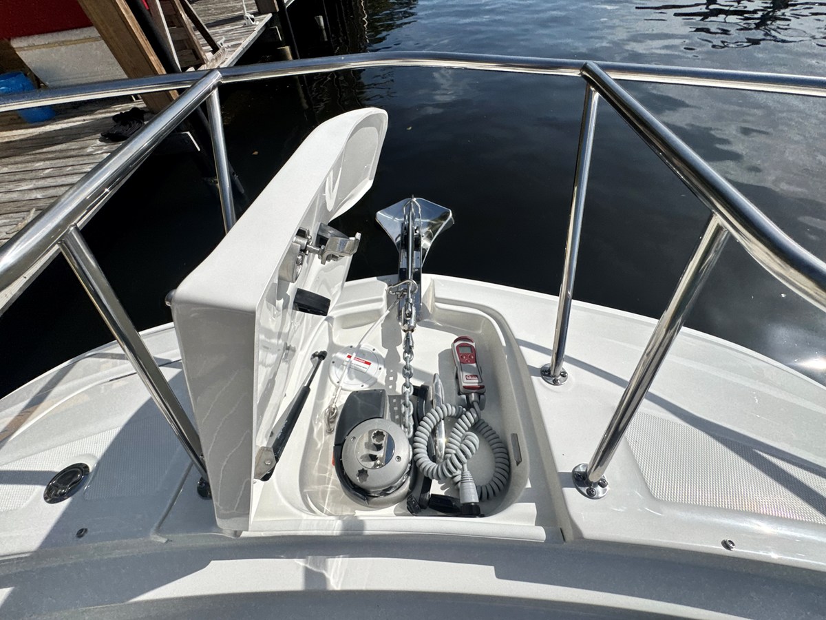 2027 Sea Ray Sundancer 320 Outboard 27
