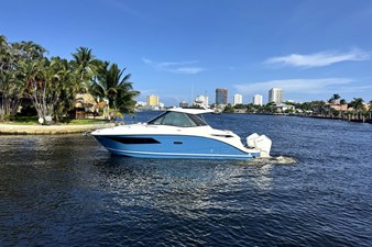 Sea Ray Sundancer 320 Outboard 1 2027 Sea Ray Sundancer 320 Outboard 2