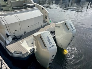 Sea Ray Sundancer 320 Outboard 7 2027 Sea Ray Sundancer 320 Outboard 8