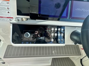 Sea Ray Sundancer 320 Outboard 23 2027 Sea Ray Sundancer 320 Outboard 24