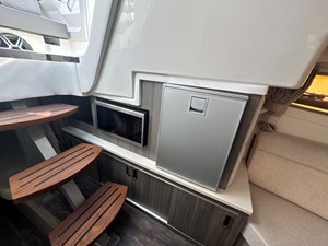 Sea Ray Sundancer 320 Outboard 30 2027 Sea Ray Sundancer 320 Outboard 31