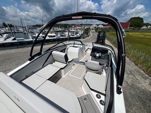 Sea Ray SPX 210 Outboard 3 2026 Sea Ray SPX 210 Outboard 4