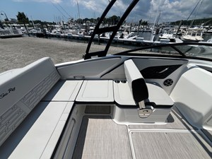 Sea Ray SPX 210 Outboard 5 2026 Sea Ray SPX 210 Outboard 6