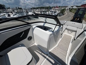 Sea Ray SPX 210 Outboard 7 2026 Sea Ray SPX 210 Outboard 8