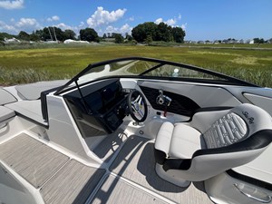 Sea Ray SPX 210 Outboard 8 2026 Sea Ray SPX 210 Outboard 9