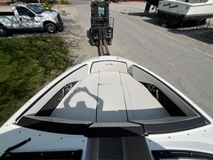 Sea Ray SPX 210 Outboard 11 2026 Sea Ray SPX 210 Outboard 12