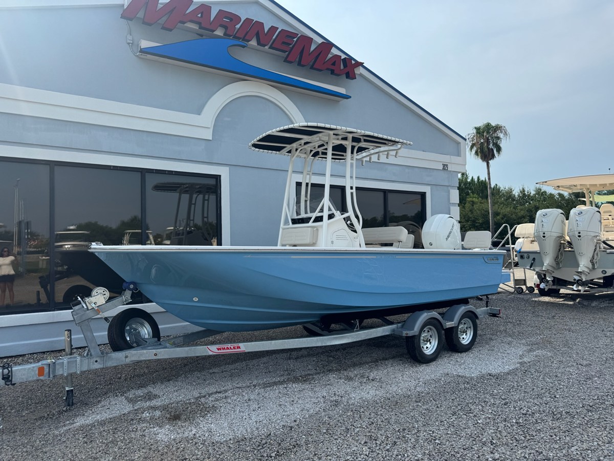 2027 Boston Whaler 190 Montauk 6