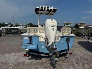 Boston Whaler 190 Montauk 6 2027 Boston Whaler 190 Montauk 7