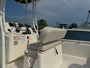 Boston Whaler 190 Montauk 7 2027 Boston Whaler 190 Montauk 8