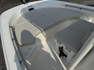 Boston Whaler 190 Montauk 17 2027 Boston Whaler 190 Montauk 18