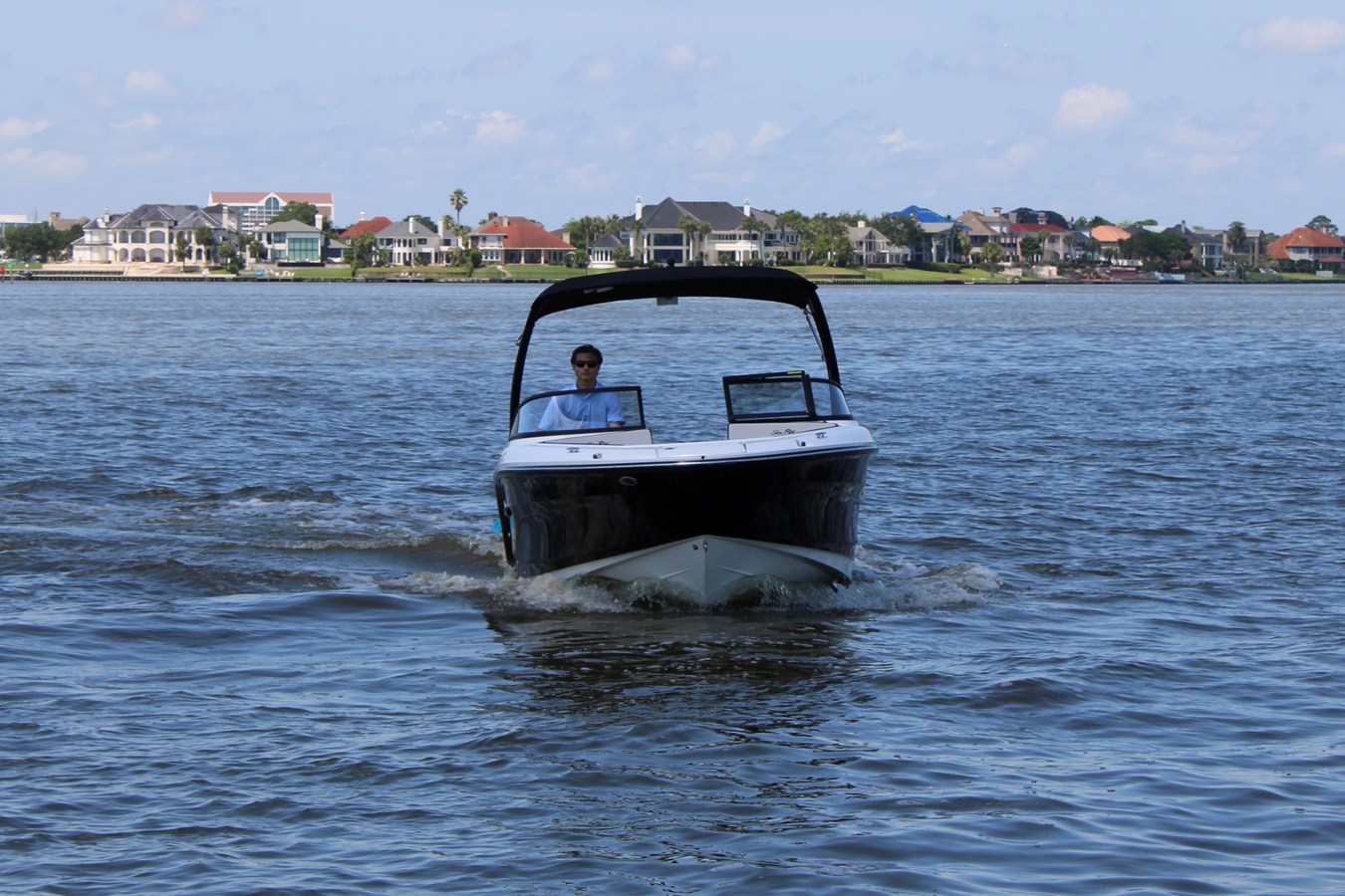 2026 Sea Ray SPX 210 Outboard 11
