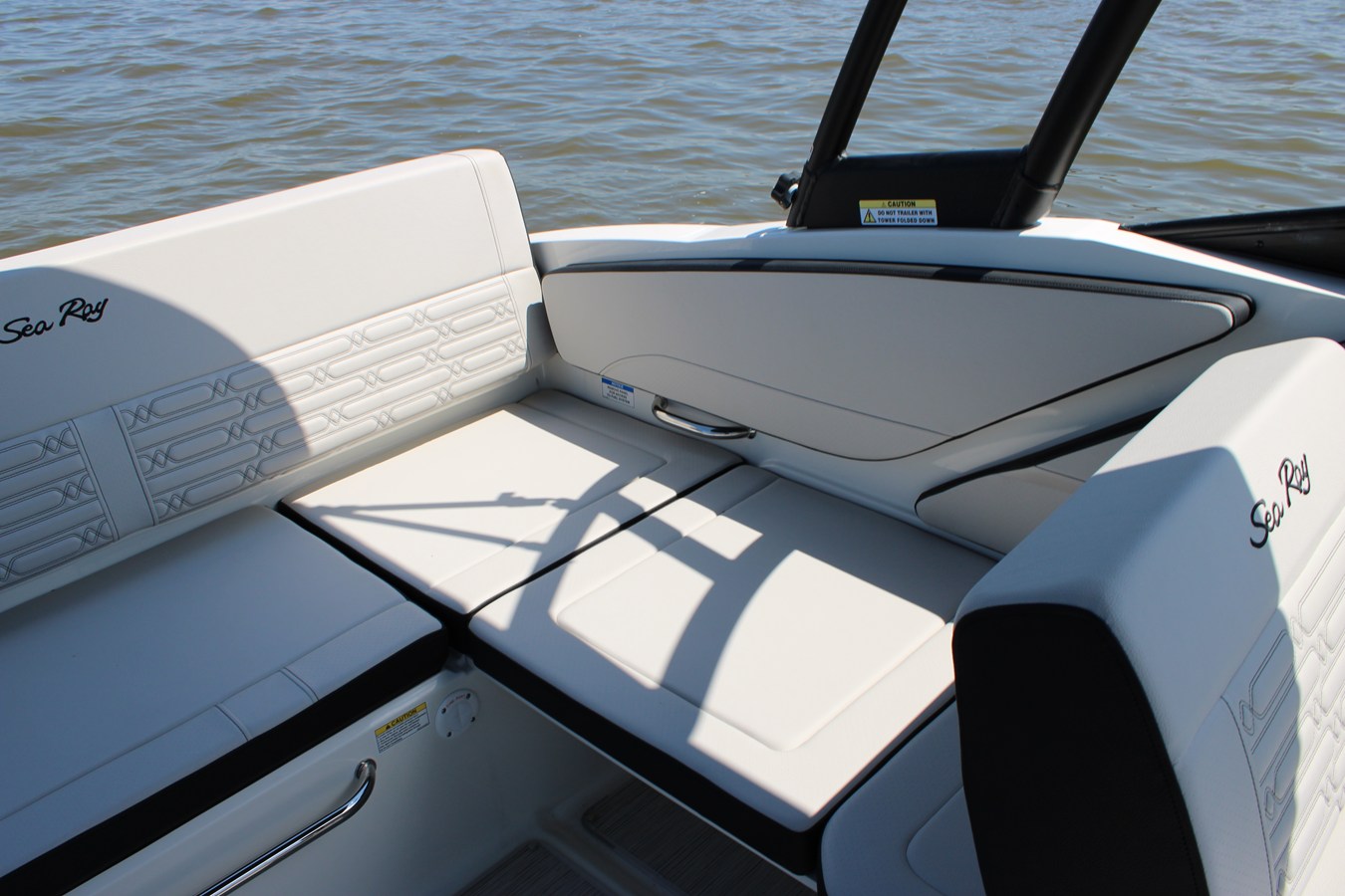 2026 Sea Ray SPX 210 Outboard 24