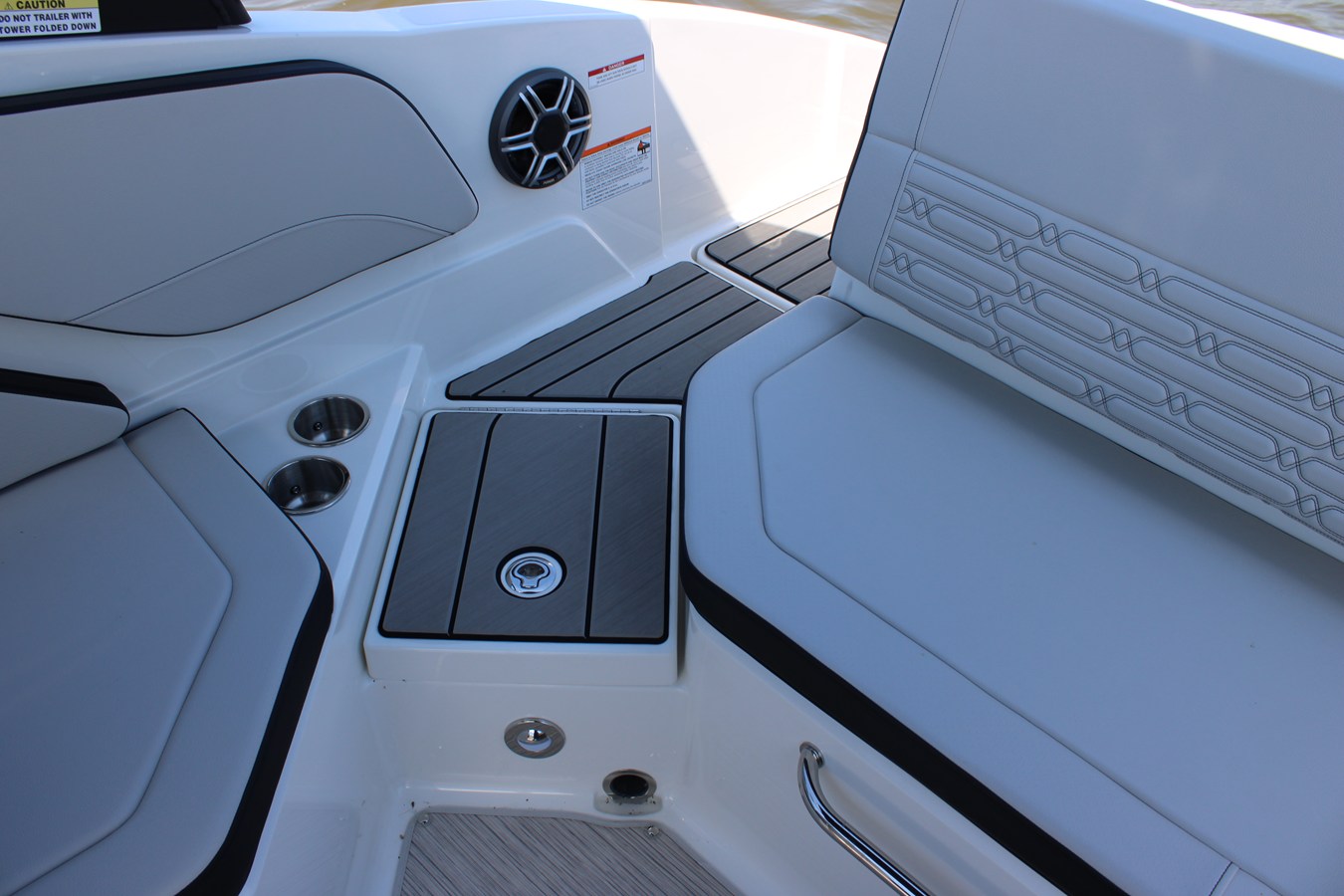 2026 Sea Ray SPX 210 Outboard 26