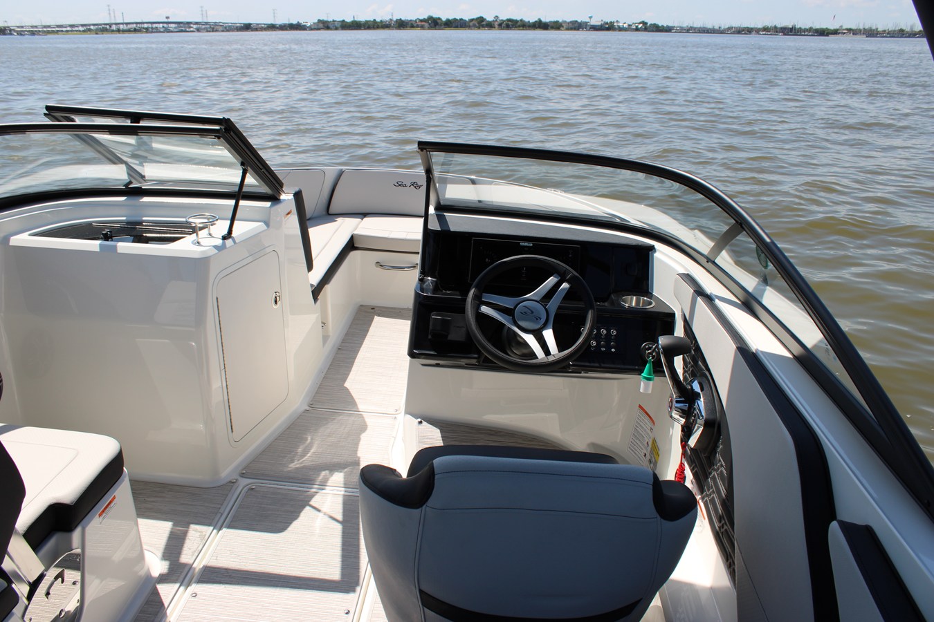 2026 Sea Ray SPX 210 Outboard 28